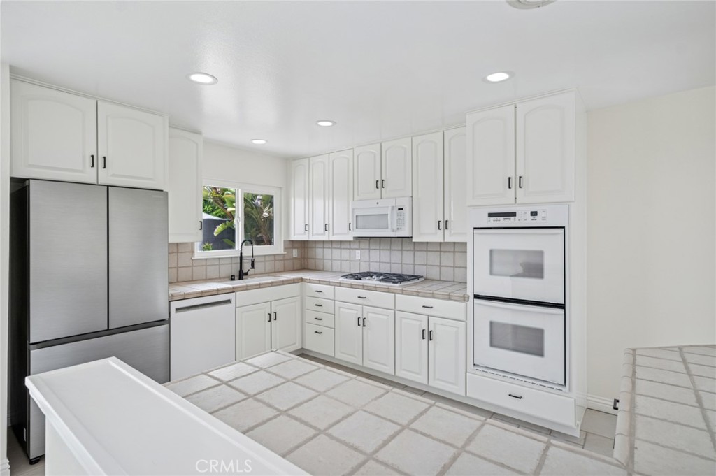 33182 Blue Fin Drive