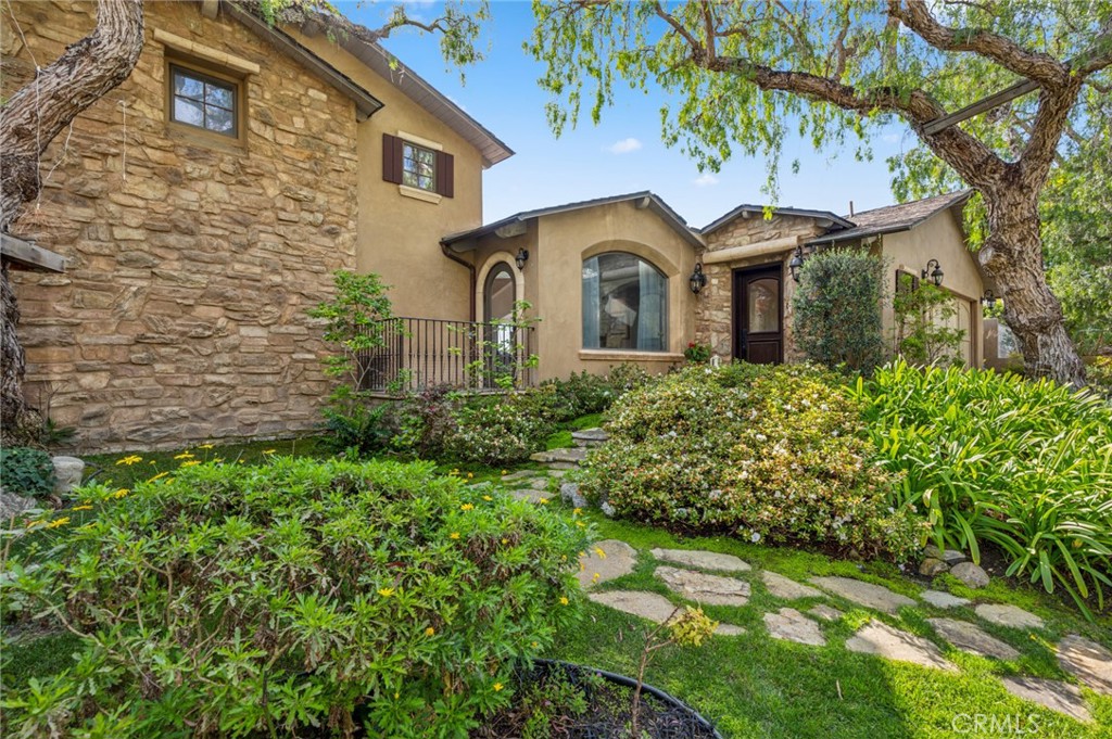 325 Camden Place