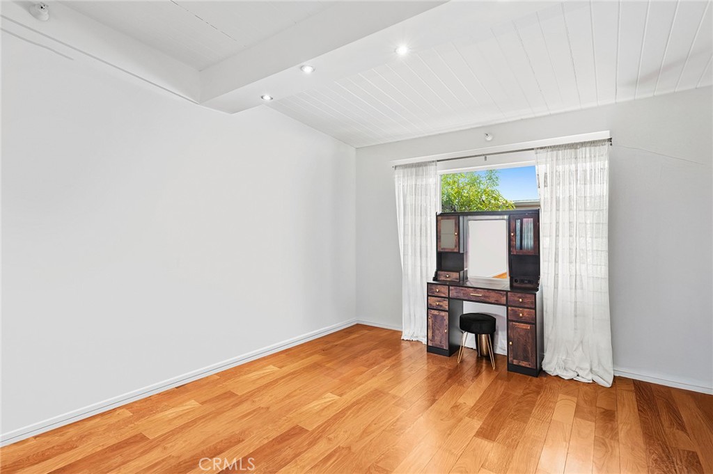 2085 Temple Hills Drive