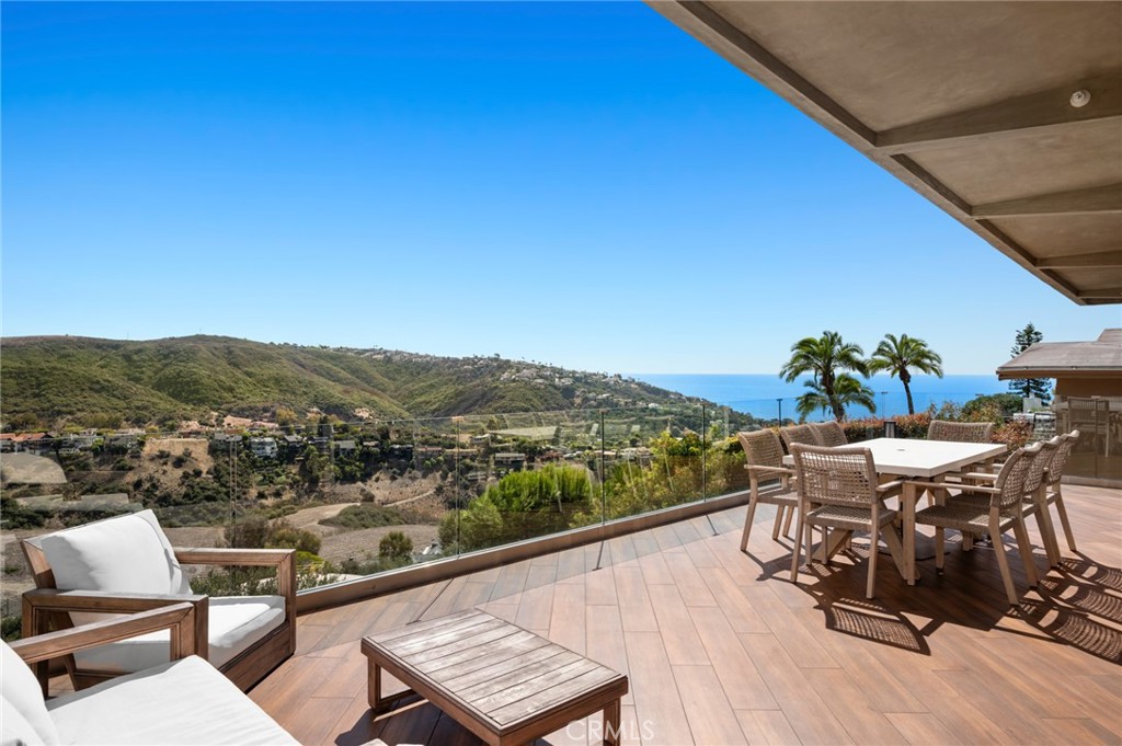 2085 Temple Hills Drive