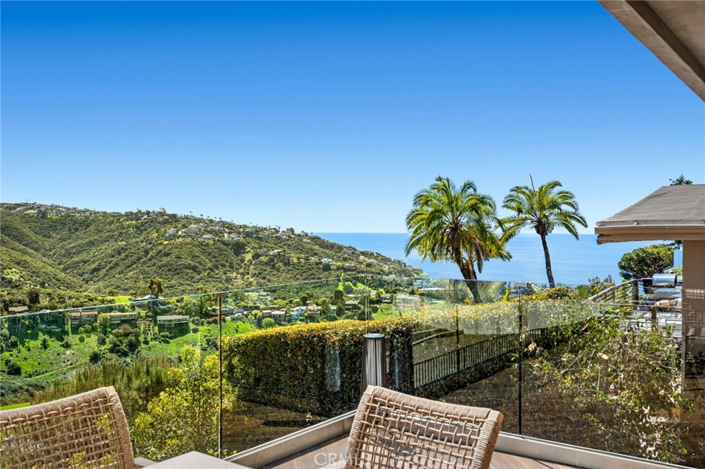 2085 Temple Hills Drive