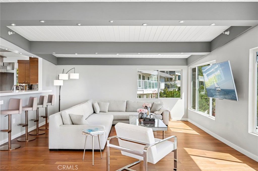 2085 Temple Hills Drive