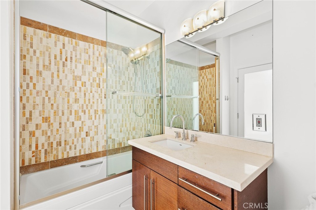 2085 Temple Hills Drive