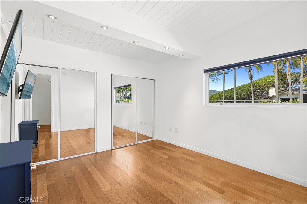 2085 Temple Hills Drive