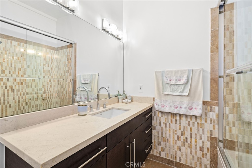 2085 Temple Hills Drive