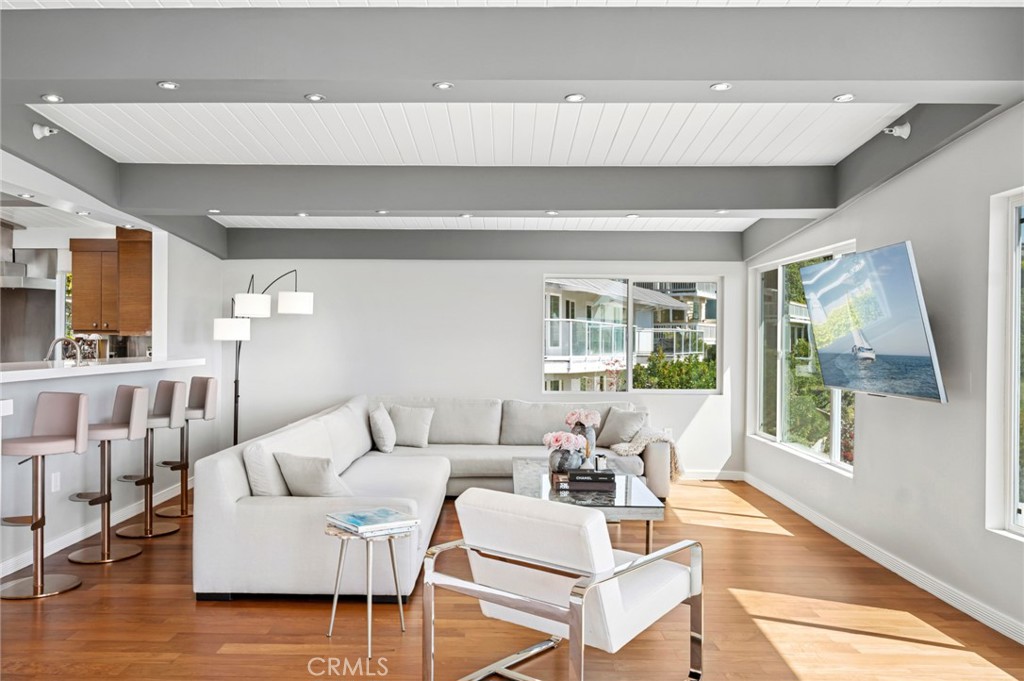 2085 Temple Hills Drive