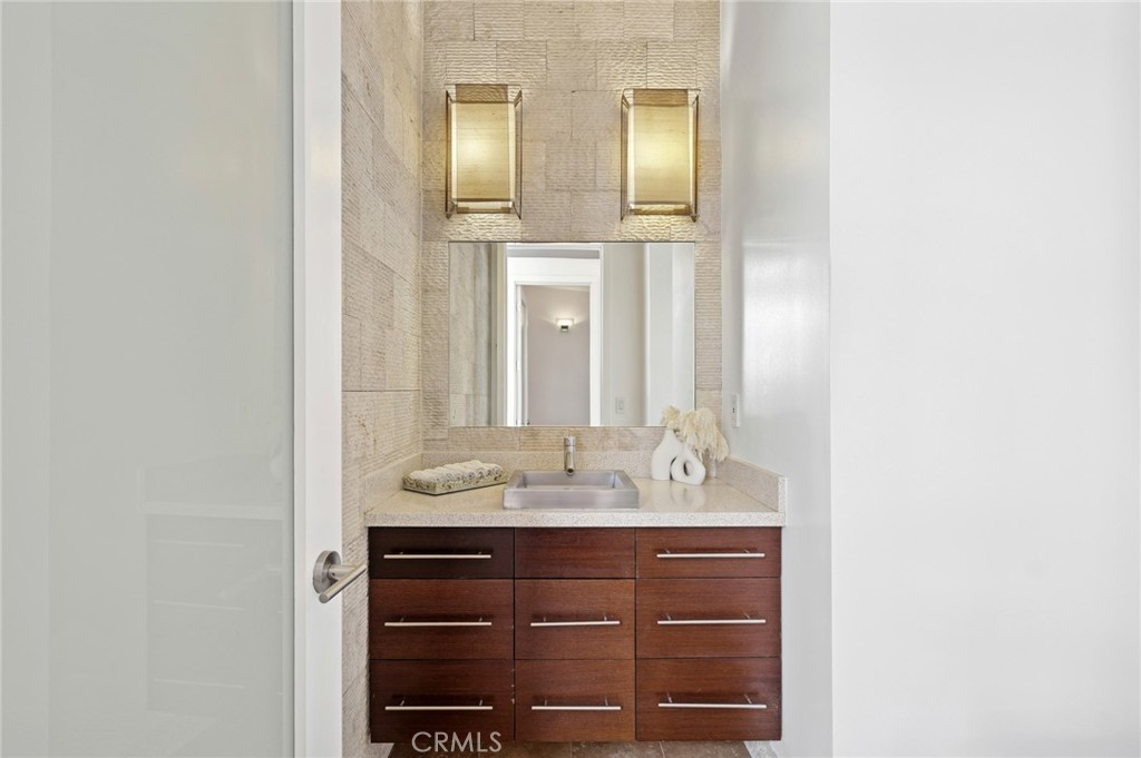 2085 Temple Hills Drive