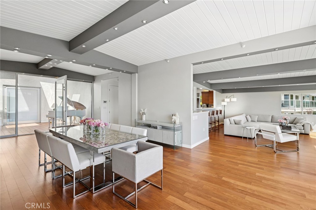 2085 Temple Hills Drive