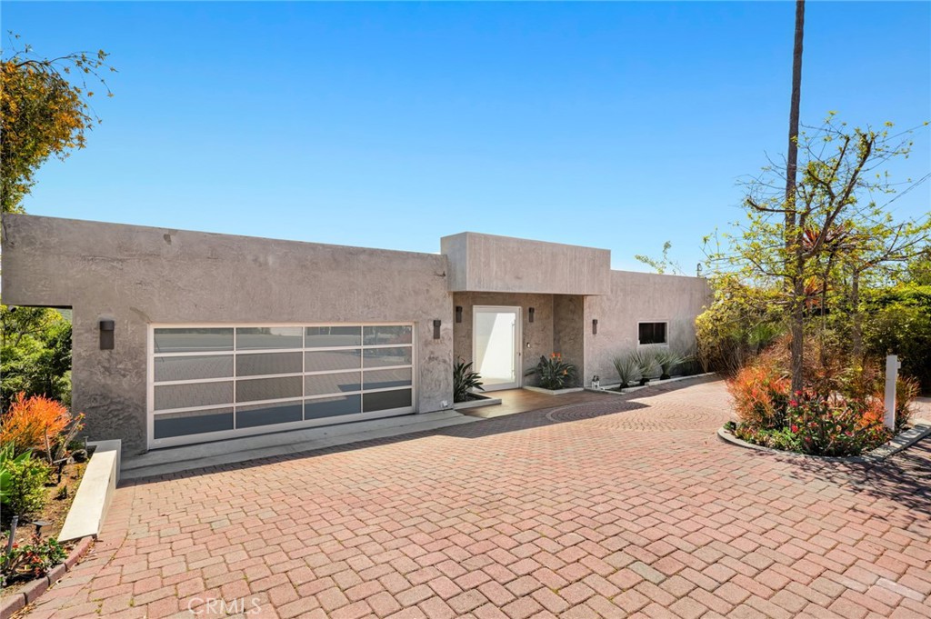 2085 Temple Hills Drive