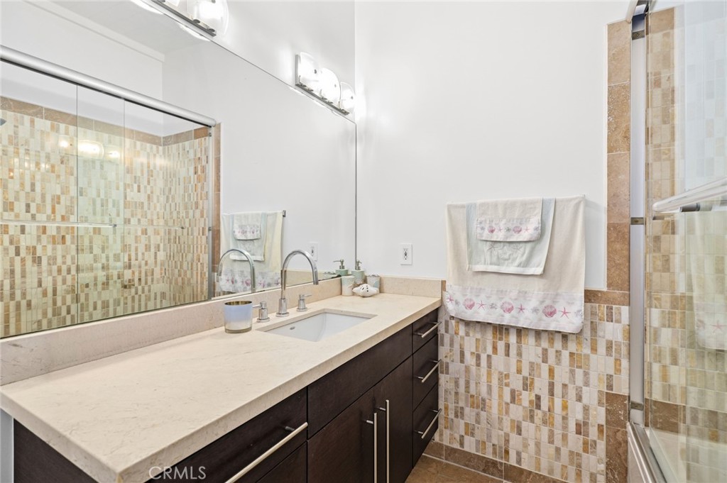 2085 Temple Hills Drive