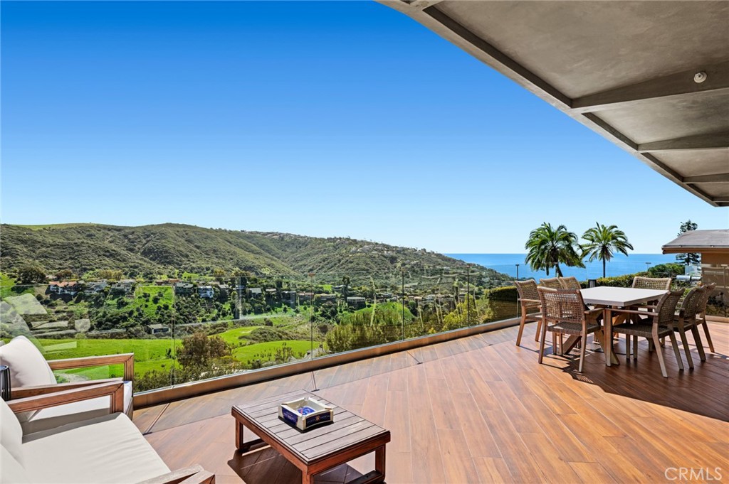 2085 Temple Hills Drive