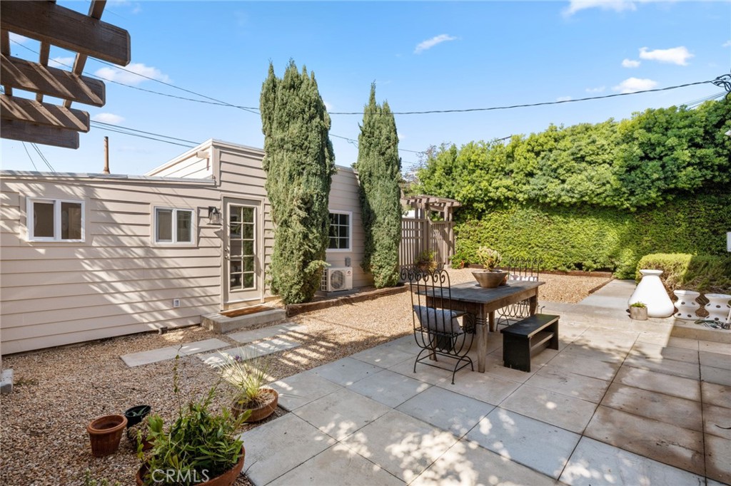 372 1/2 Jasmine Street