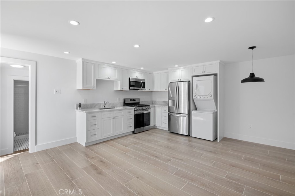 372 1/2 Jasmine Street