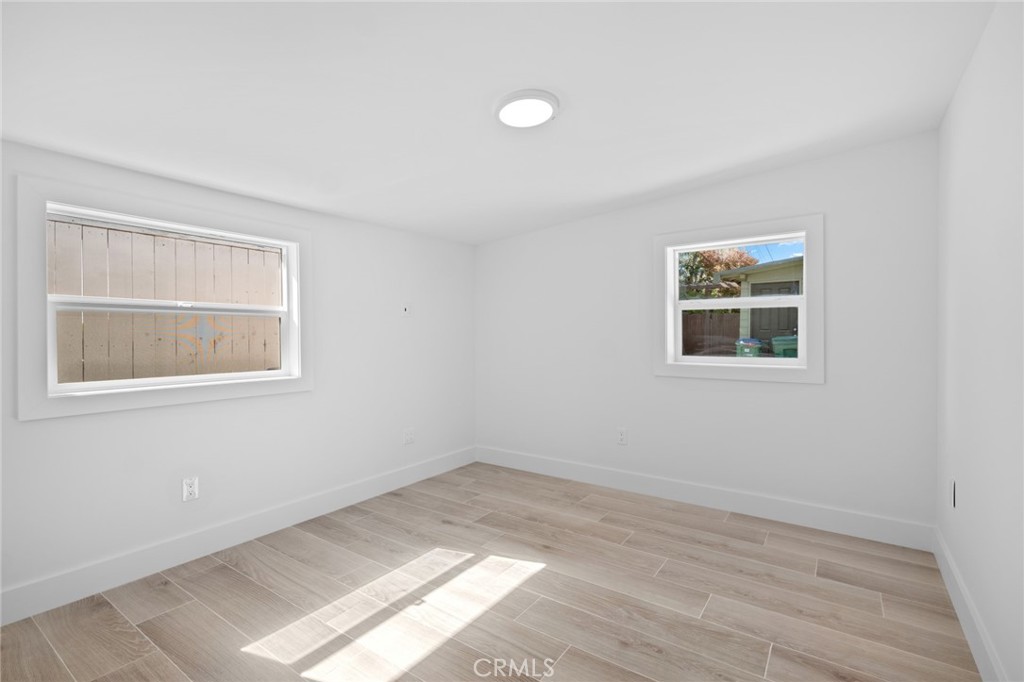 372 1/2 Jasmine Street