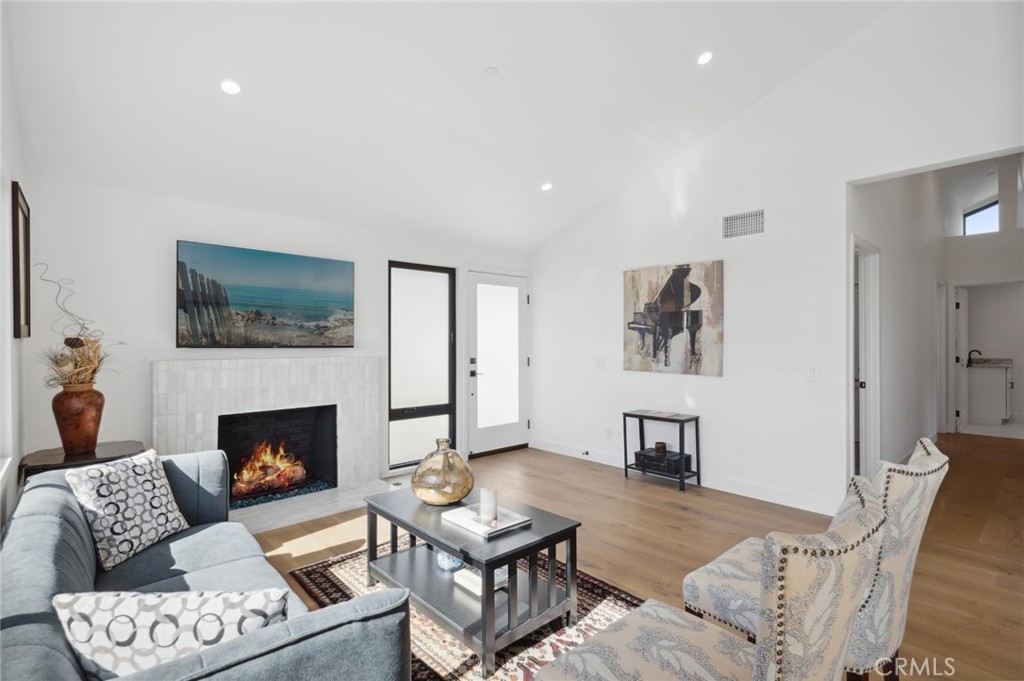 990 Meadowlark Drive