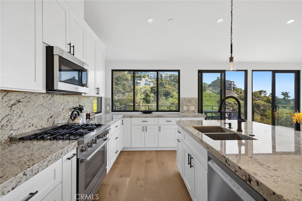 990 Meadowlark Drive