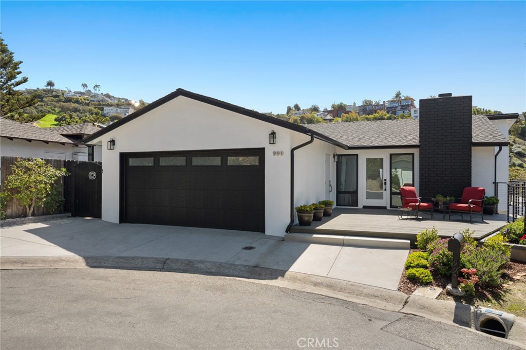 990 Meadowlark Drive