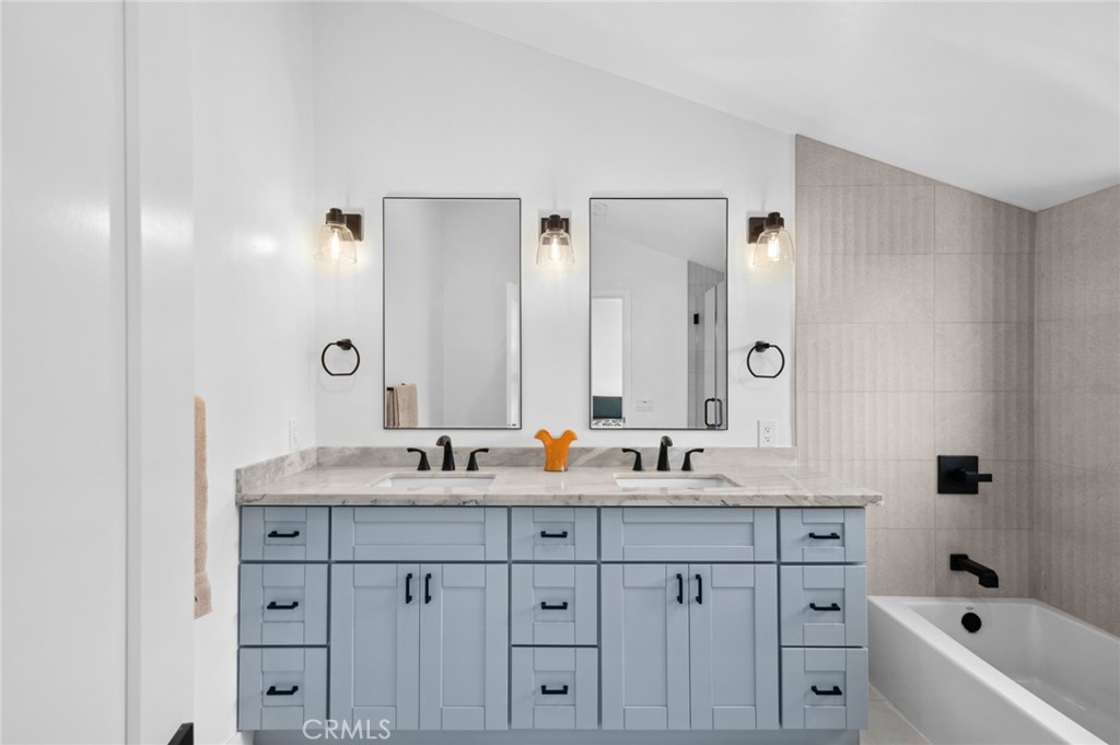 990 Meadowlark Drive