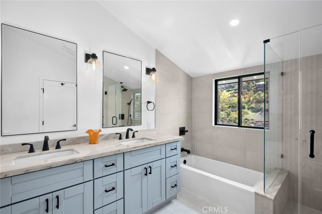 990 Meadowlark Drive