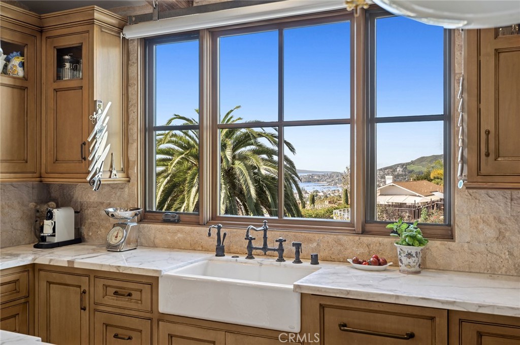 2100 Crestview Drive