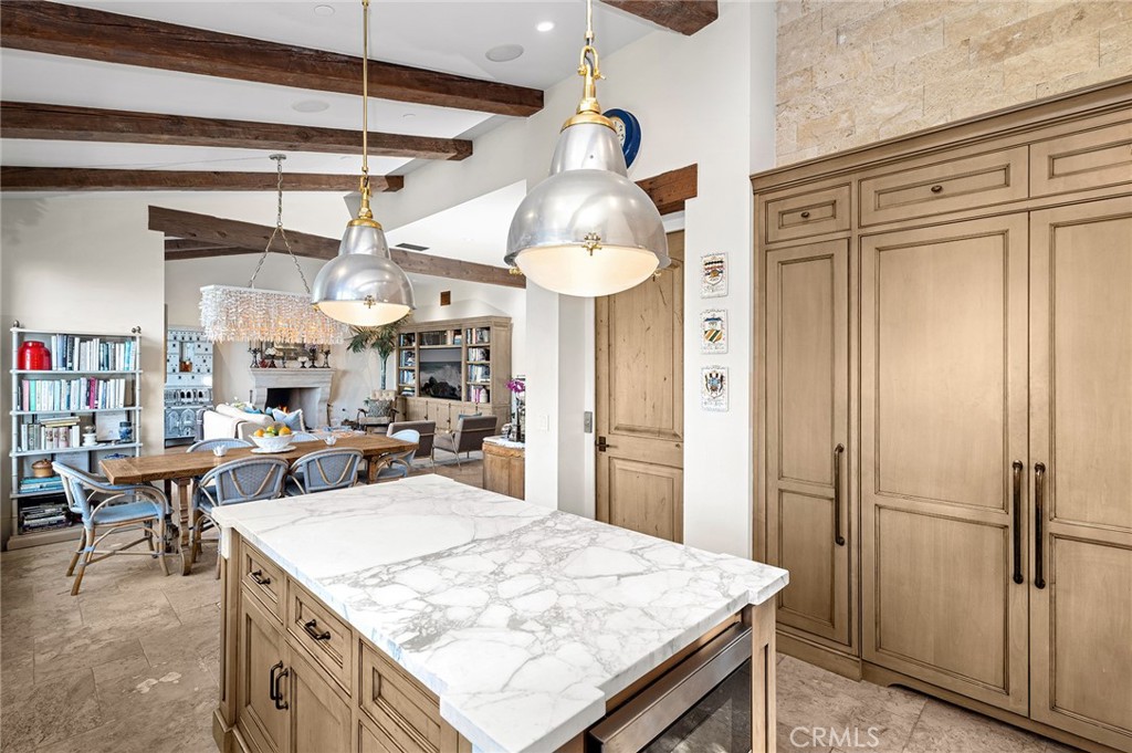 2100 Crestview Drive