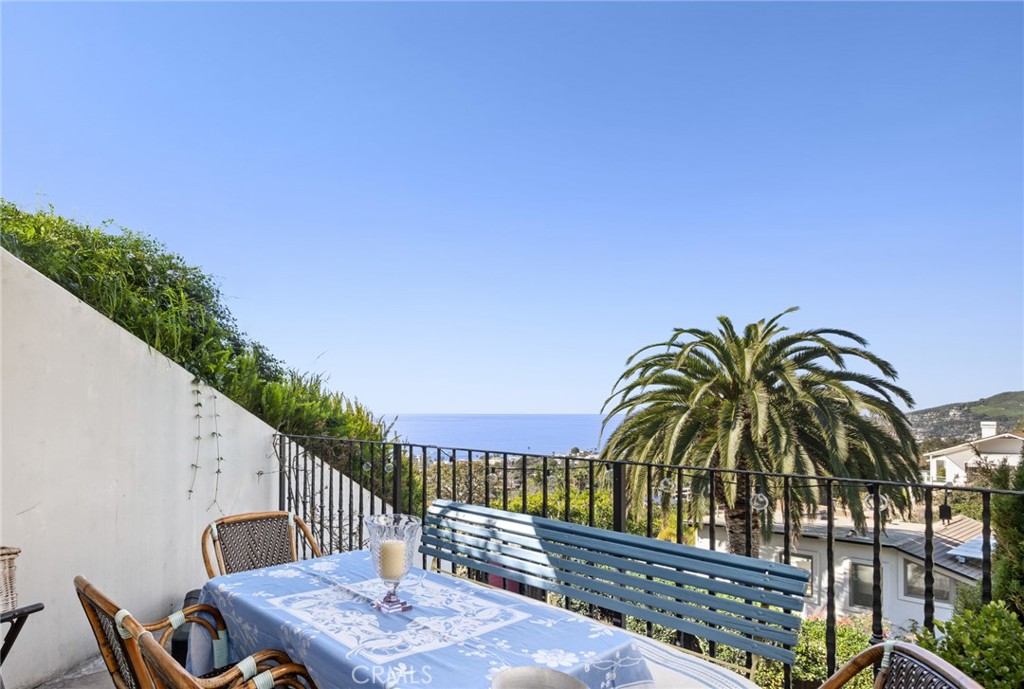 2100 Crestview Drive