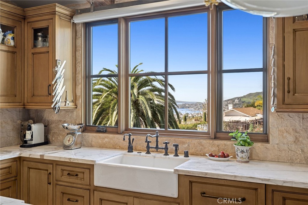 2100 Crestview Drive