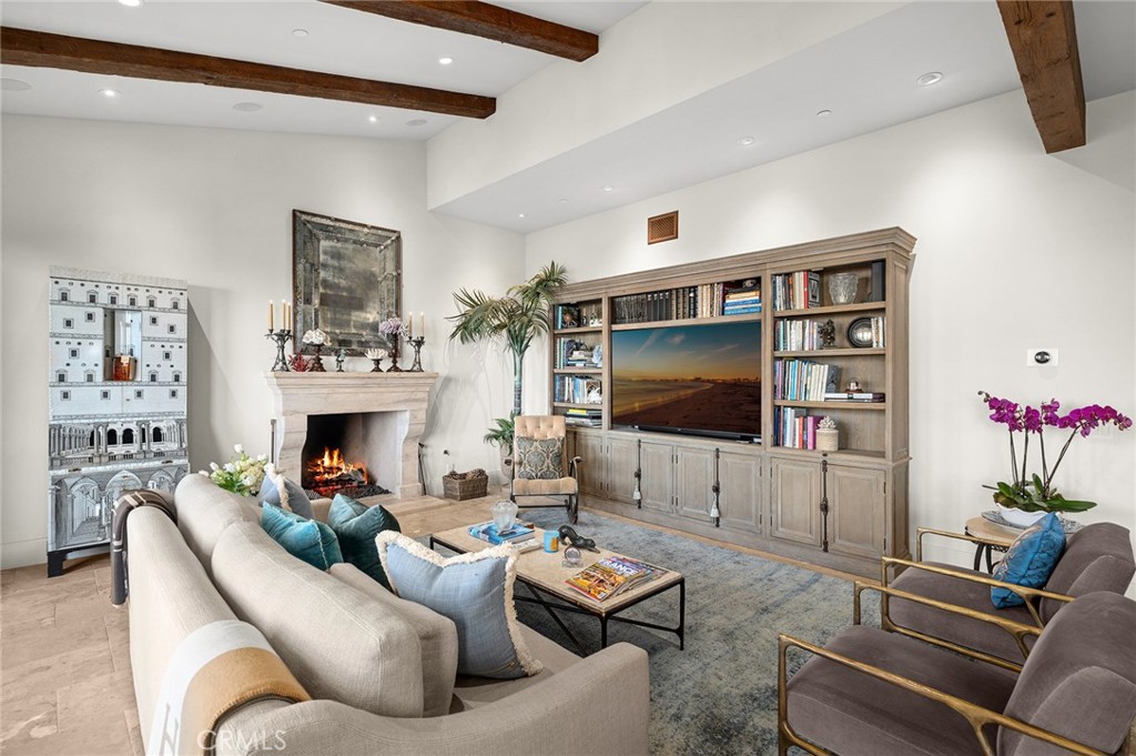 2100 Crestview Drive