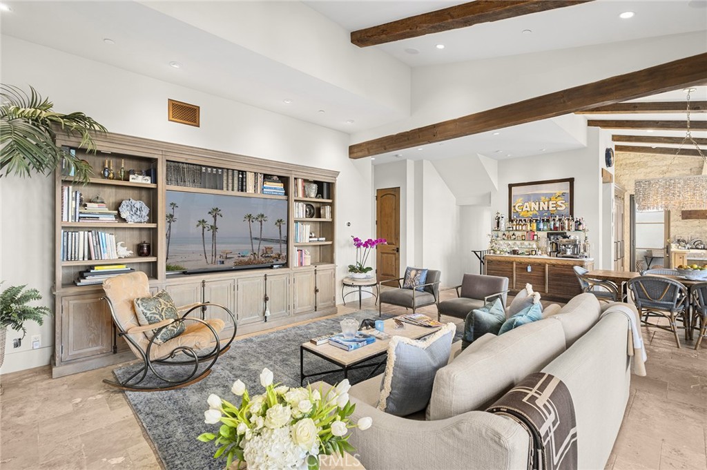 2100 Crestview Drive