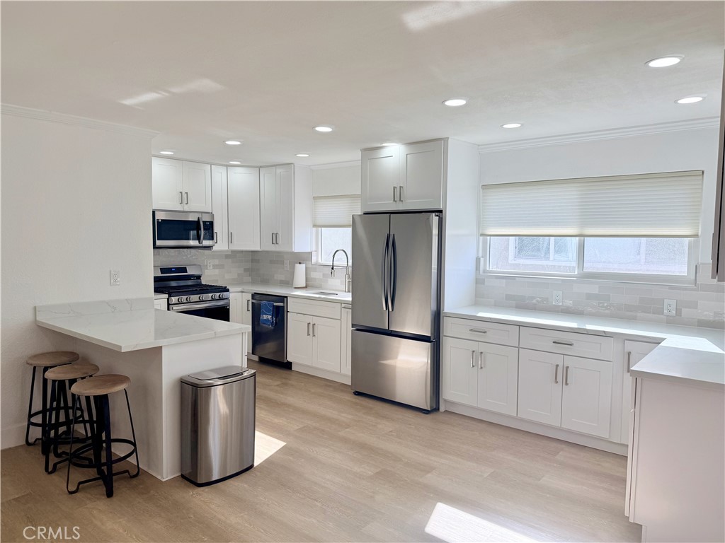 33932 Silver Lantern B