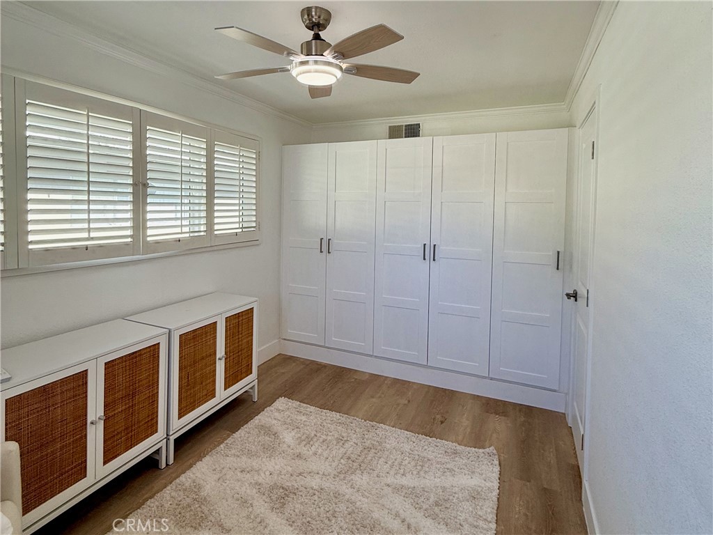 33932 Silver Lantern B