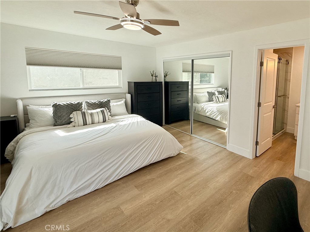 33932 Silver Lantern B