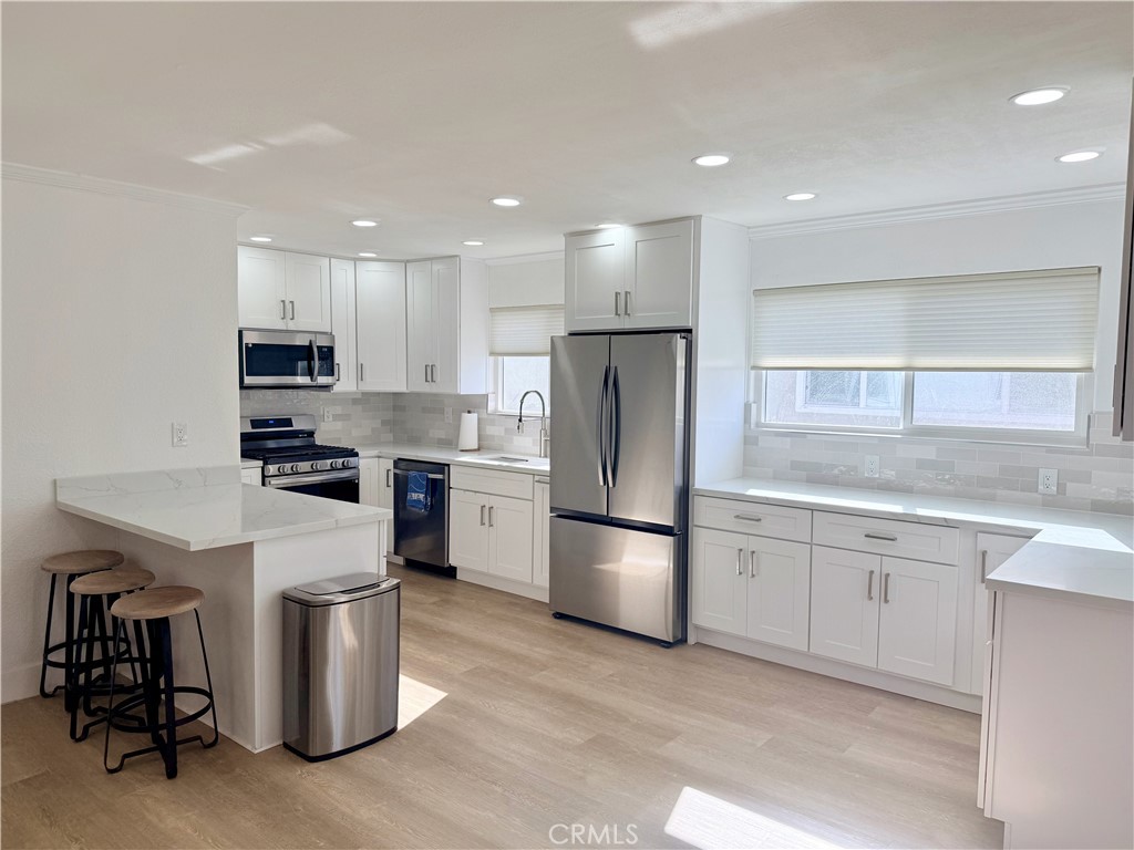 33932 Silver Lantern B