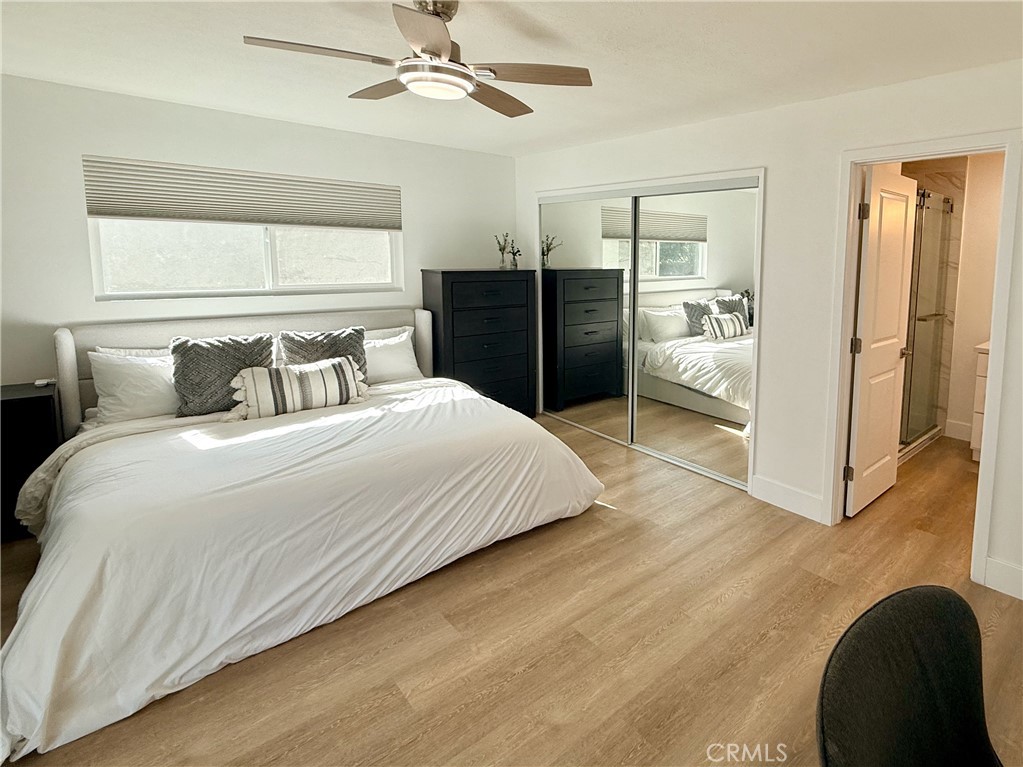 33932 Silver Lantern B