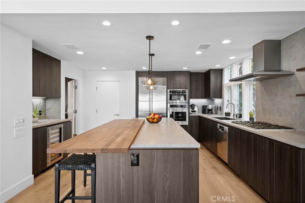 1061 Skyline Drive