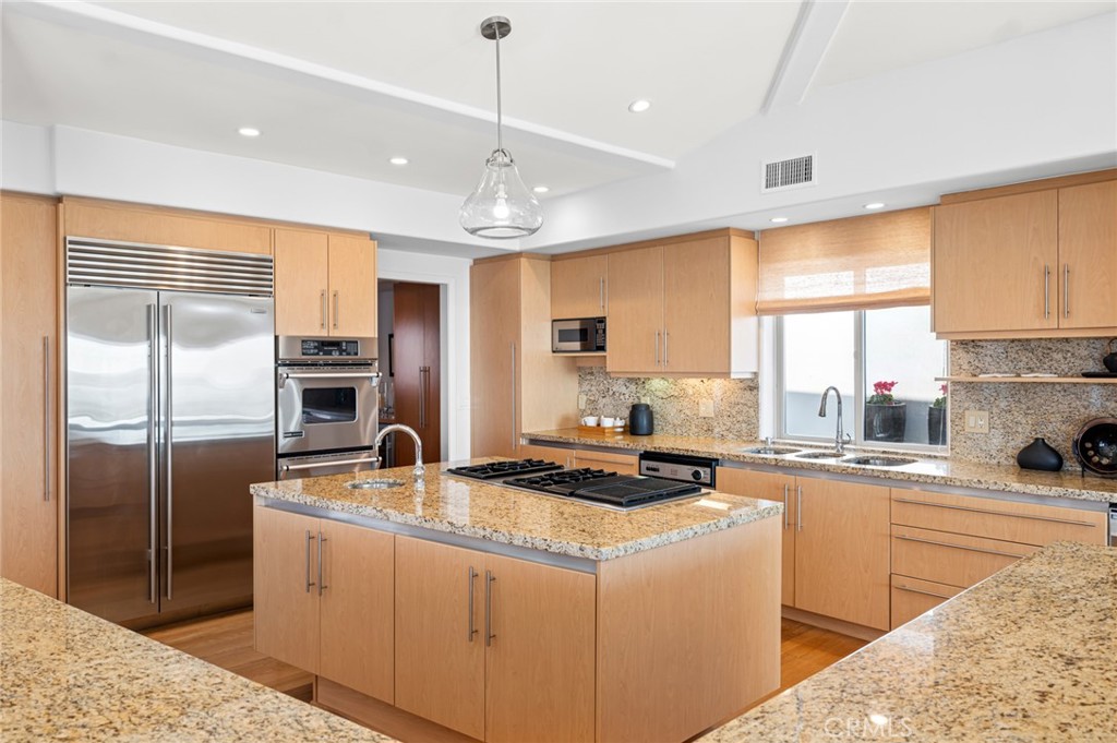 1598 Skyline Drive