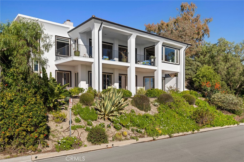 1598 Skyline Drive