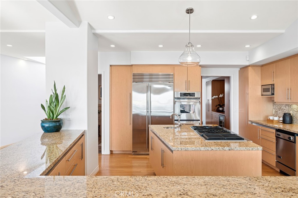 1598 Skyline Drive