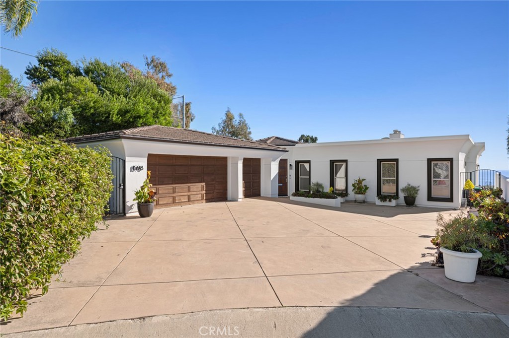 1598 Skyline Drive