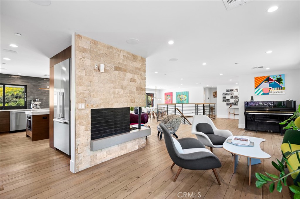 1435 Cerritos Drive