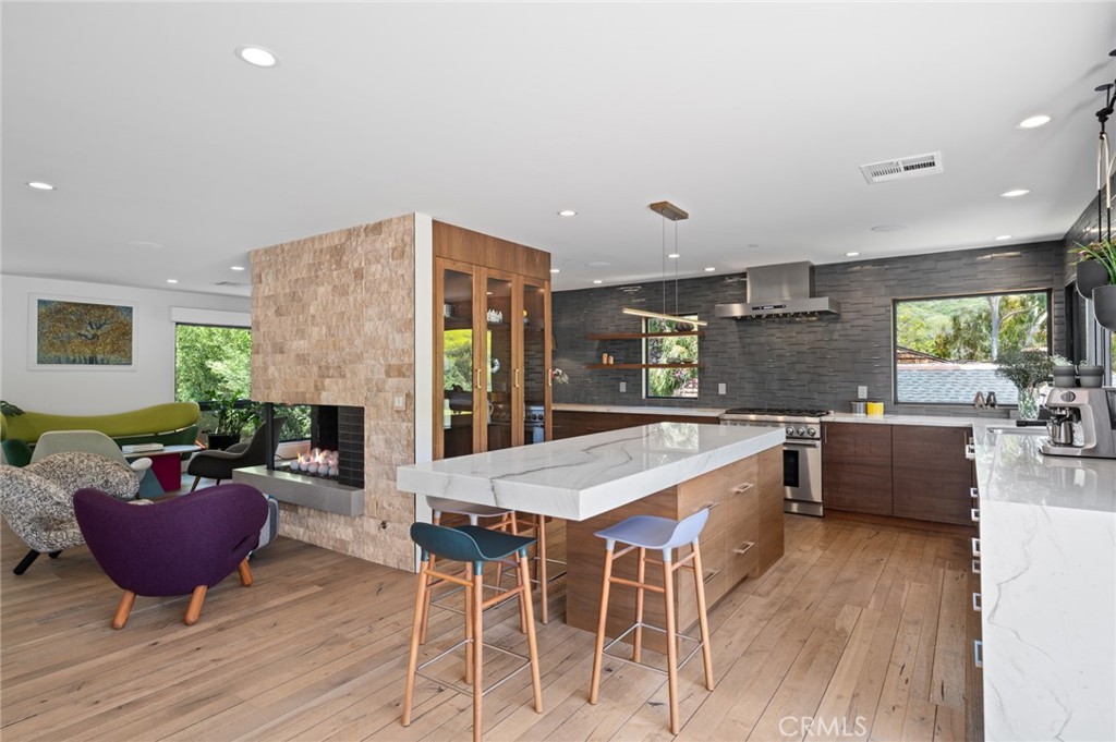 1435 Cerritos Drive