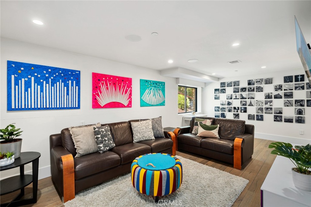 1435 Cerritos Drive