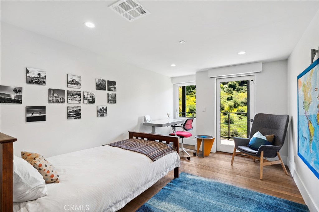 1435 Cerritos Drive