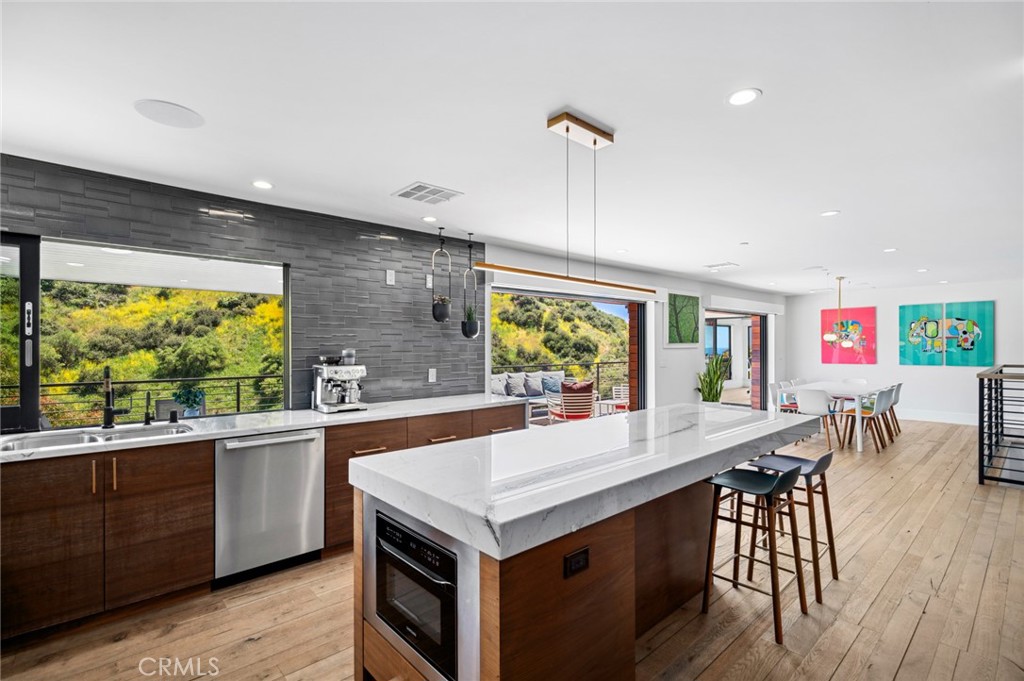1435 Cerritos Drive