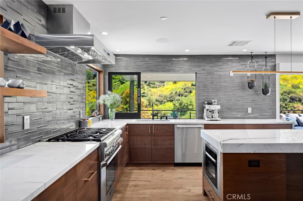1435 Cerritos Drive