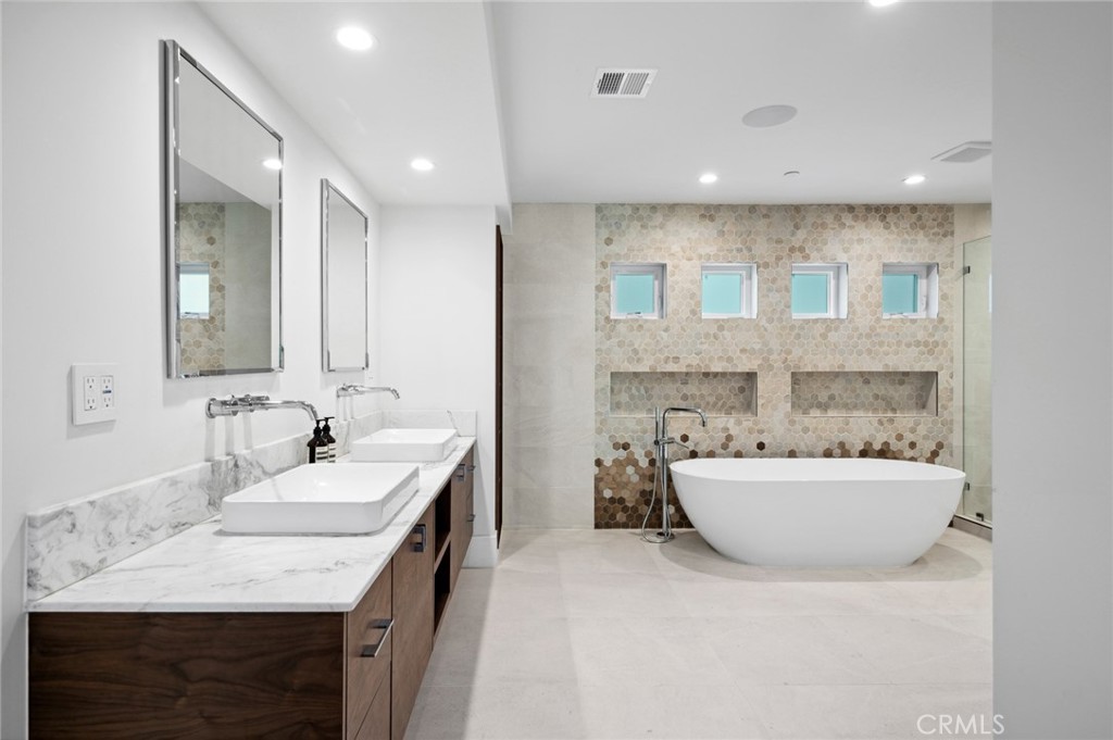 1435 Cerritos Drive