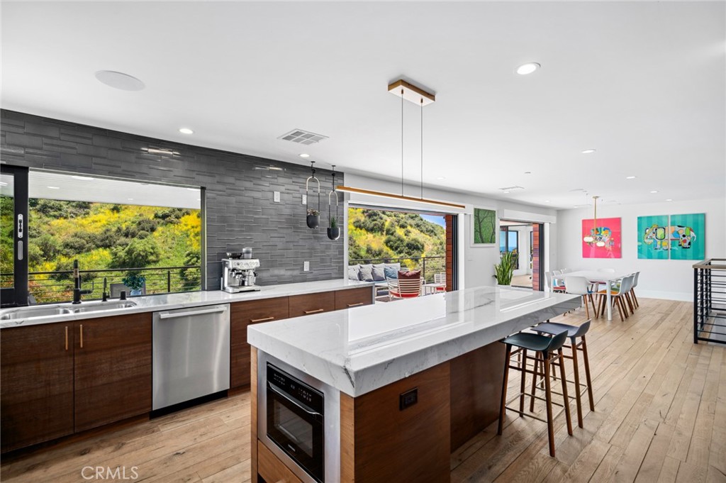 1435 Cerritos Drive