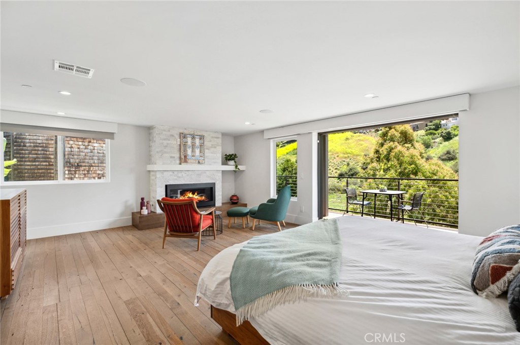 1435 Cerritos Drive
