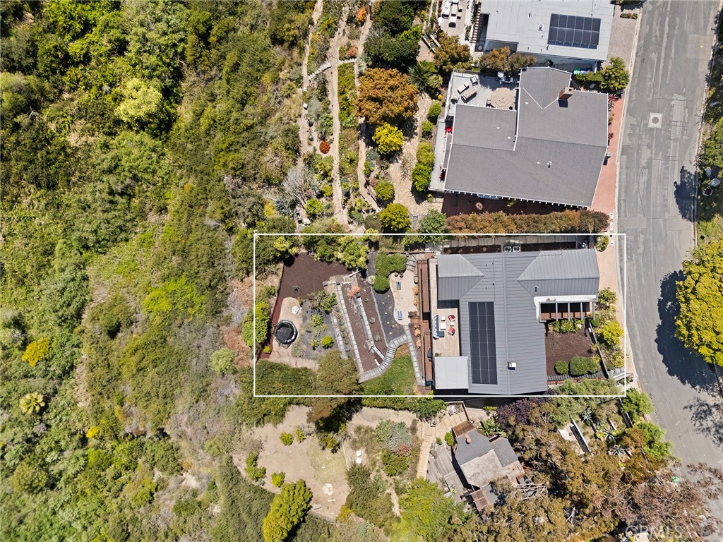 1435 Cerritos Drive