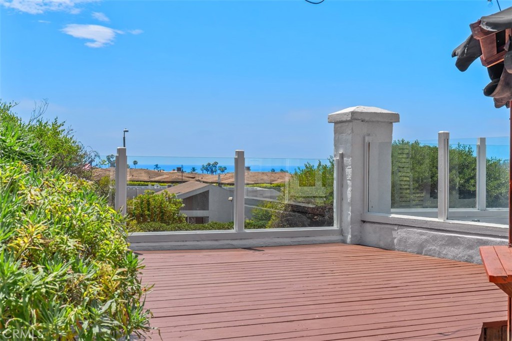 23 Los Monteros